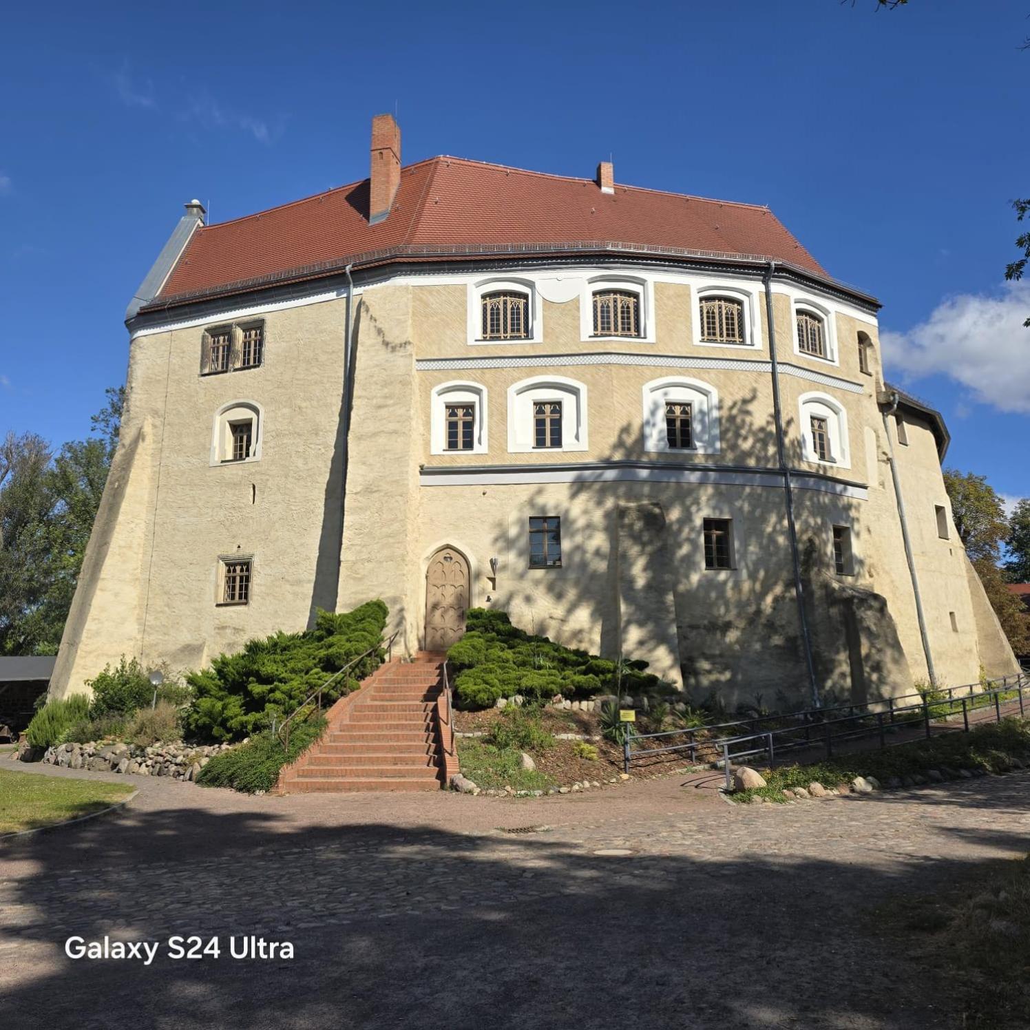City Apart - Fewo Klimaanlage Whirpool Panoramafenster 5 Personen Kulturdenkmal Dessau-Rosslau Εξωτερικό φωτογραφία